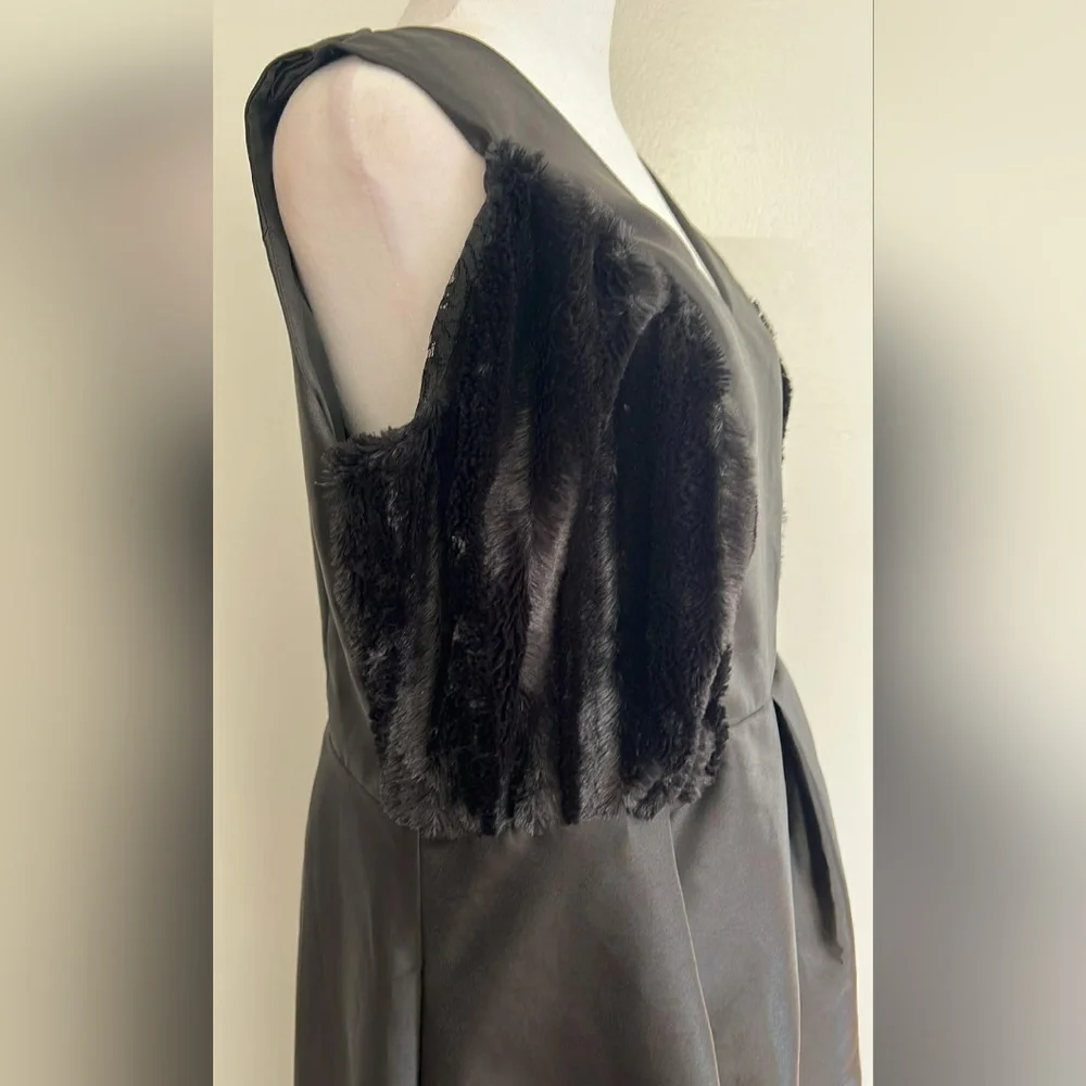 ALFRED SUNG Elegant Black Maxi Dress with Fur Details - Picture 2 of 9